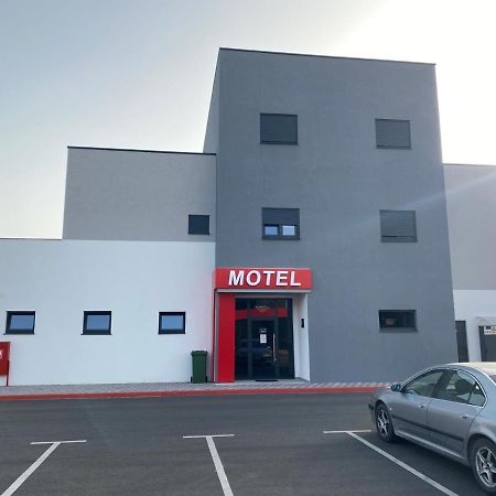Belamionix Motel Bosanski Samac Kültér fotó