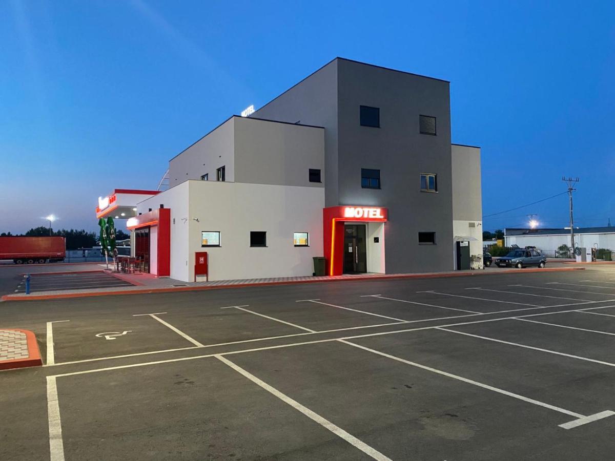 Belamionix Motel Bosanski Samac Kültér fotó